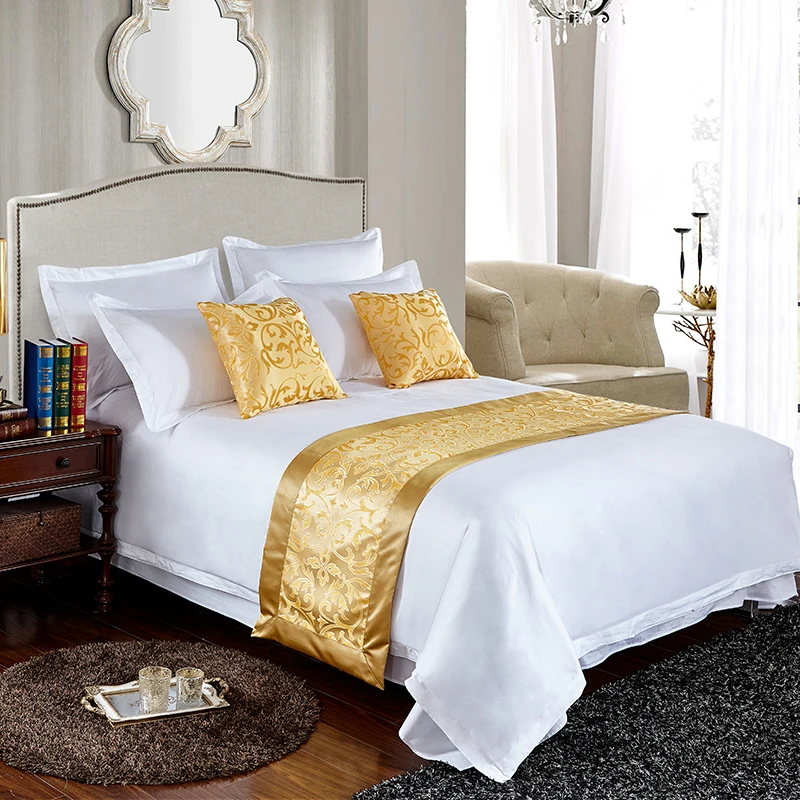 Атласная кровати runner hotel | Дом и сад