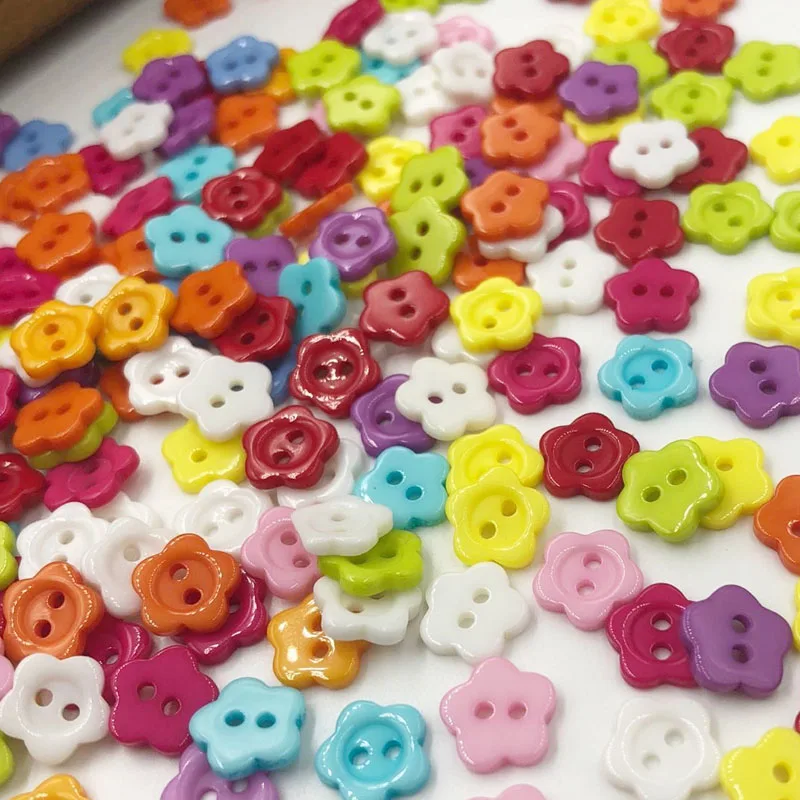 

50 pcs 2 Holes Flower Shape Resin Buttons Multicolor Flower Sewing Scrapbooking DIY Accessories Decorative Clothing Buttons PT63