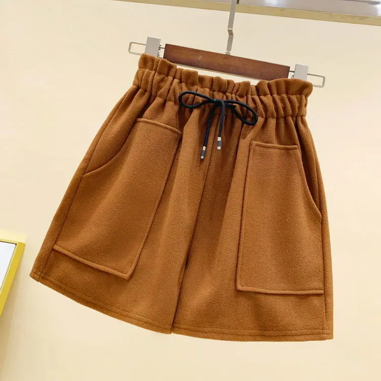 

Woollen shorts for women in autumn and winter 2020
