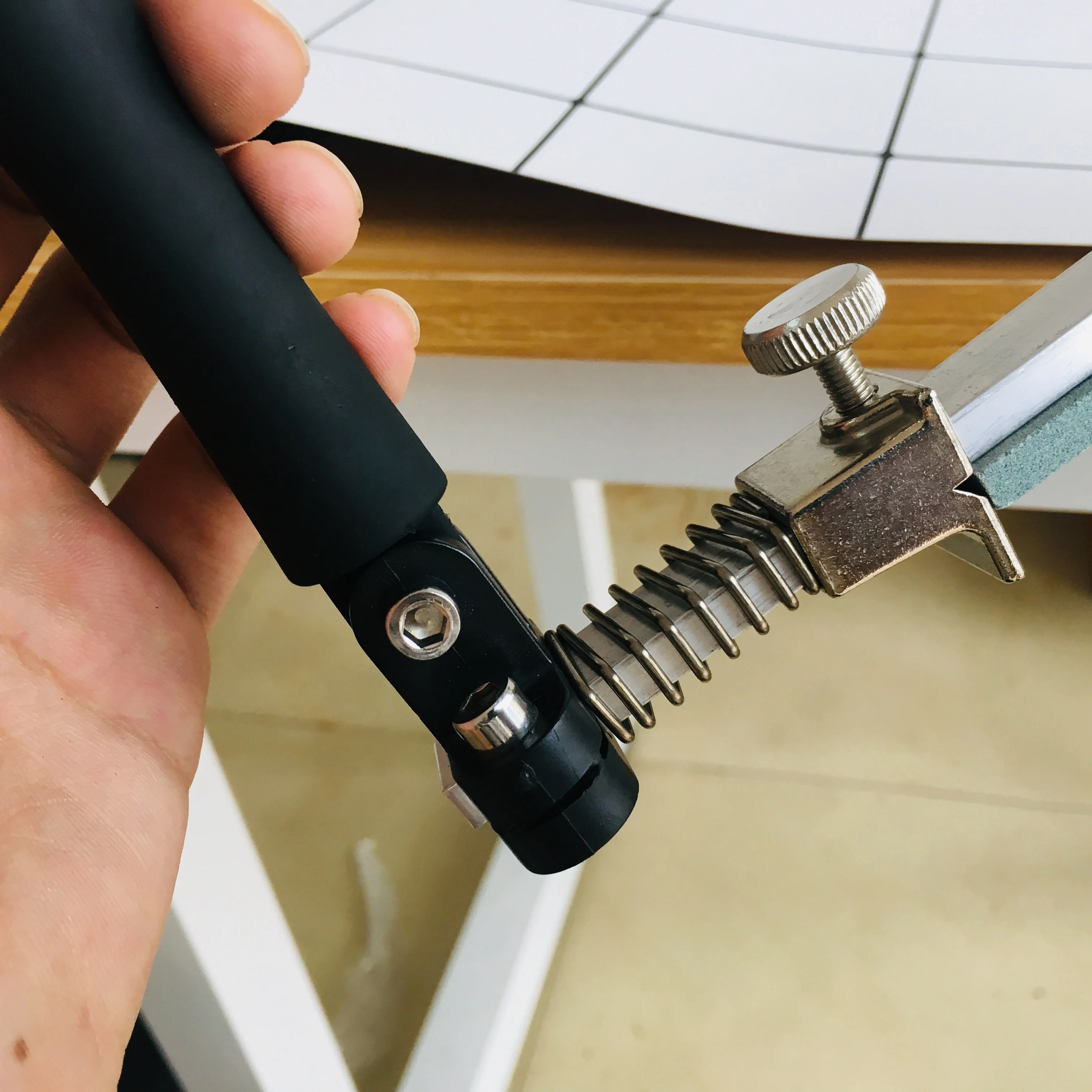 

Ruixin 4 generations fixed angle sharpener metal material knife sharpening stone system with stones knife sharpener