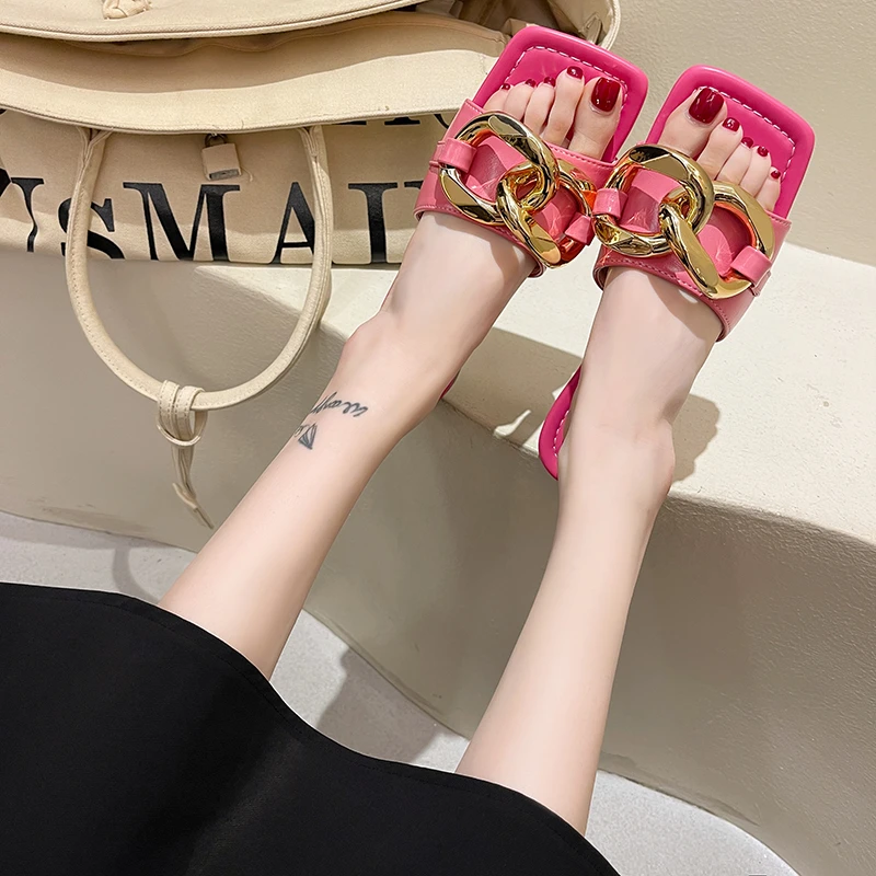 

2021 New Slipper Women Shoes Woman High Quality Slides Sandals Women Shoes Fashion Design Metal Trim Flat Shoes Female Slippers