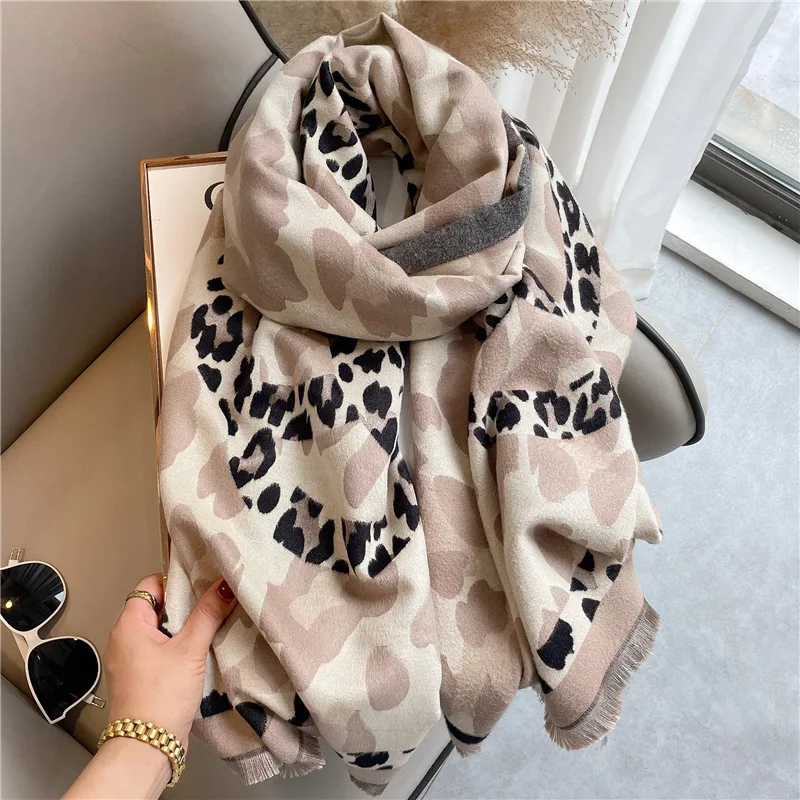 

2022 Women Cashmere Scarf Winter Wram Leopard Hijab Thick Pashmina Shawls Lady Wraps Printed Blanket Tassel Large Bufanda