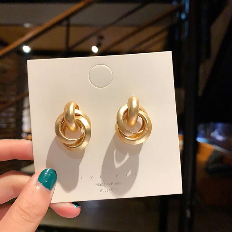 

New Euramerican Silvery Needle Retro Gold Geometric Circle Eardrop for Women's Versatile Earrings Simple Alloy Earpiece Gift