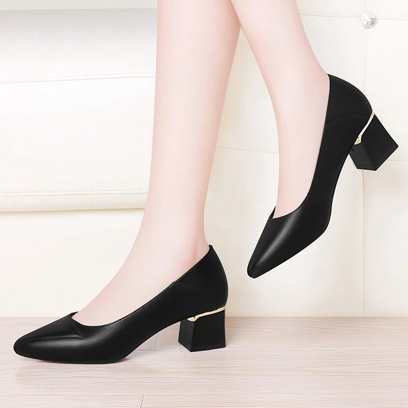 

2021 Новая высококачественная женская повседневная обувь