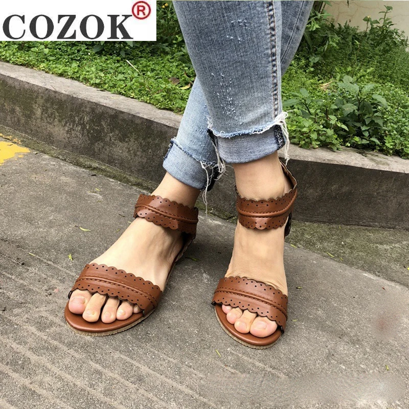 

2021 Summer New Style Flat Bottom Women's Casual Sandals Fashion Retro Broken Lace Open Toe Zipper Women's Sandals Large Size 43