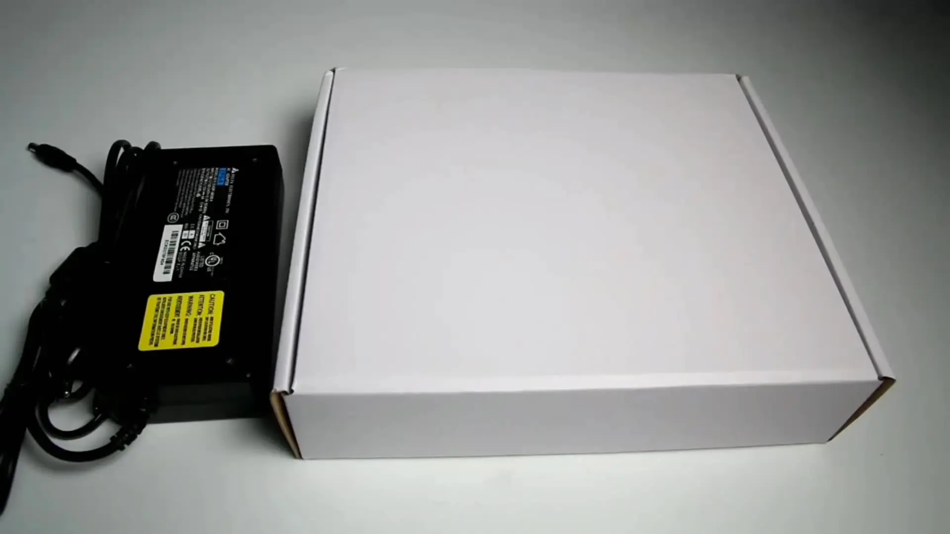 

CZE-T251 FM Transmitter 0-25W Adjustable 87-108MHz Stereo PLL Broadcast Station with Power Supply