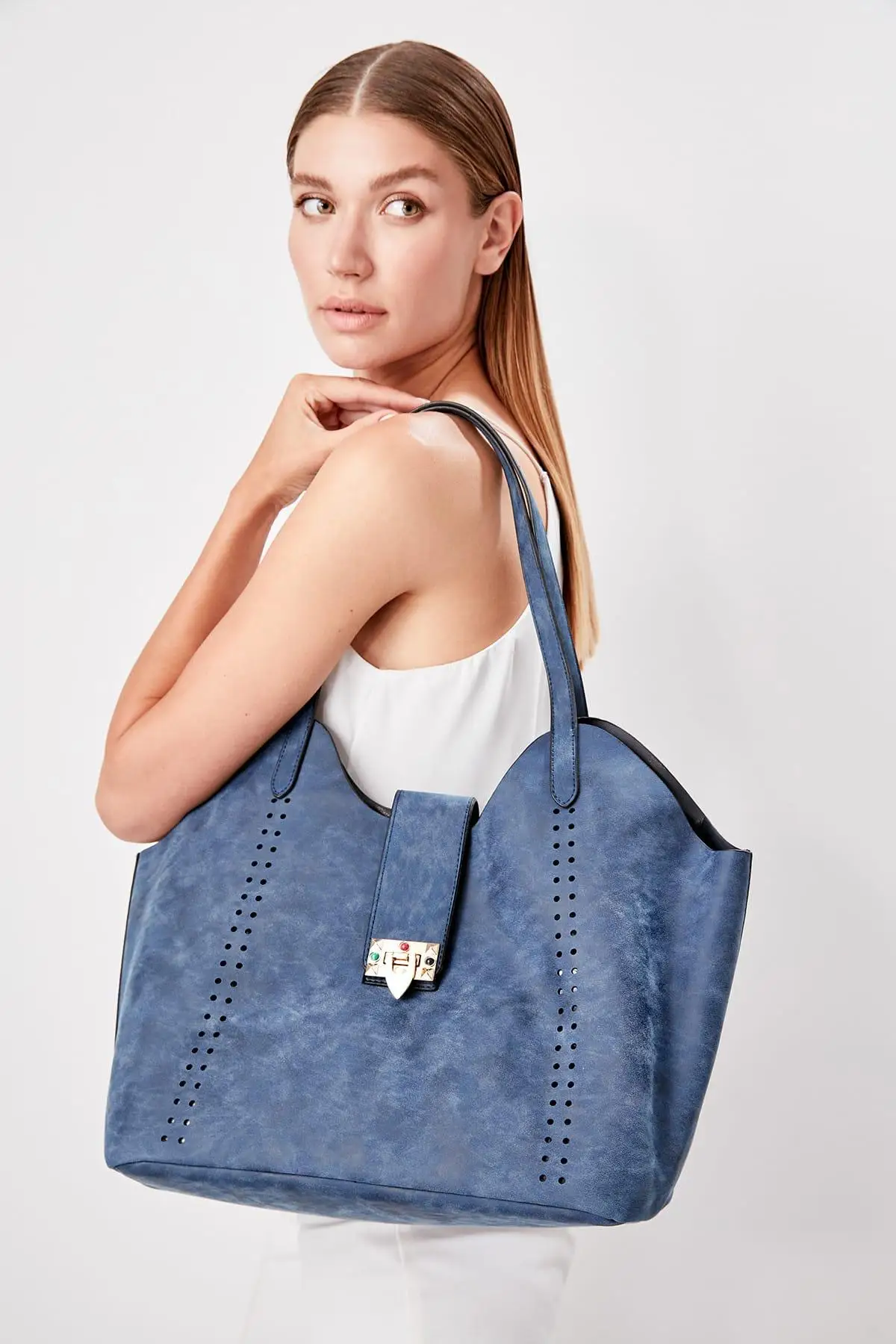 Trendyol темно-синяя текстурированная сумка TWOSS19ED0027 - купить по выгодной цене |