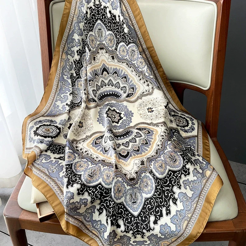 

2022 Popular Print Square Headcloth Fashion 70X70CM Silk Scarves Korean Style New Beach Shawls Four Seasons Sunscreen Kerchief