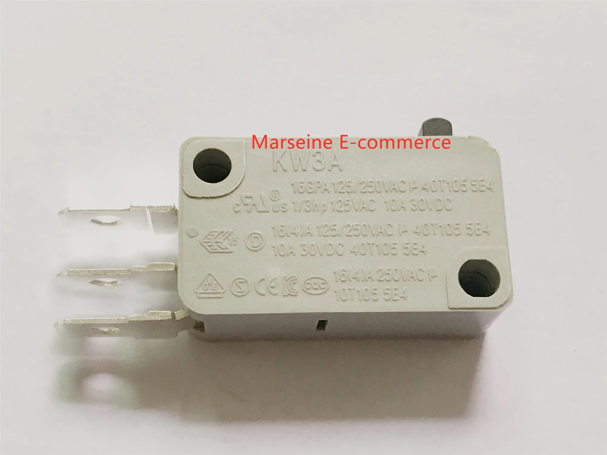 Оригинальный новый 100% микропереключатель KW3A-16Z0C-D200-03 3pin 16A |
