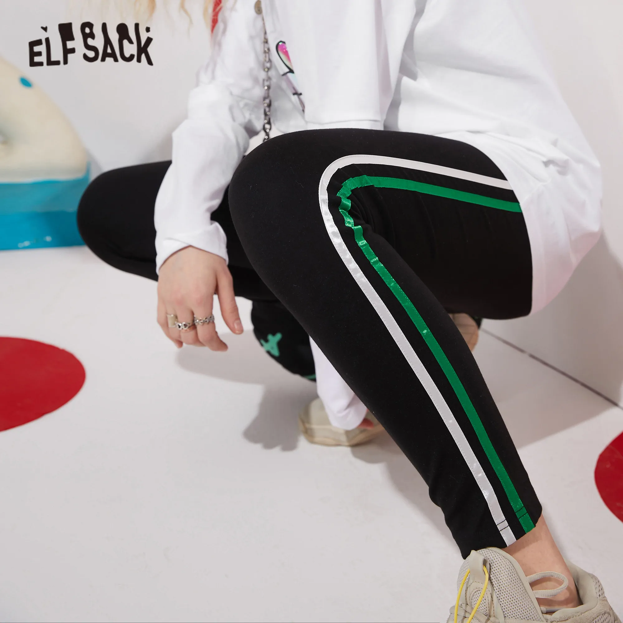 

ELFSACK Black Solid High Waist Casual Women Flare Pants 2021 Spring ELF Pure Side Striped Korean Ladies Basic Daily Trouser