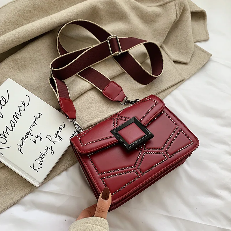 Роскошные сумки 2020 маленькие через плечо из искусственной кожи с заклепками для