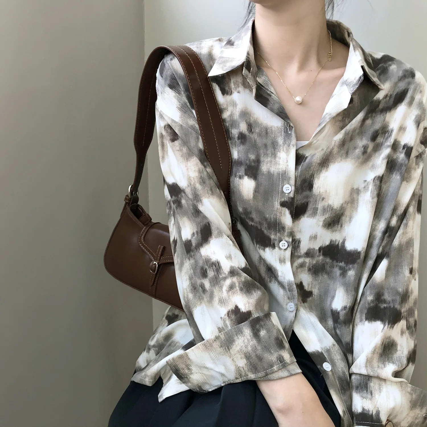 Рисунок 3 - Женская блузка с длинными рукавами