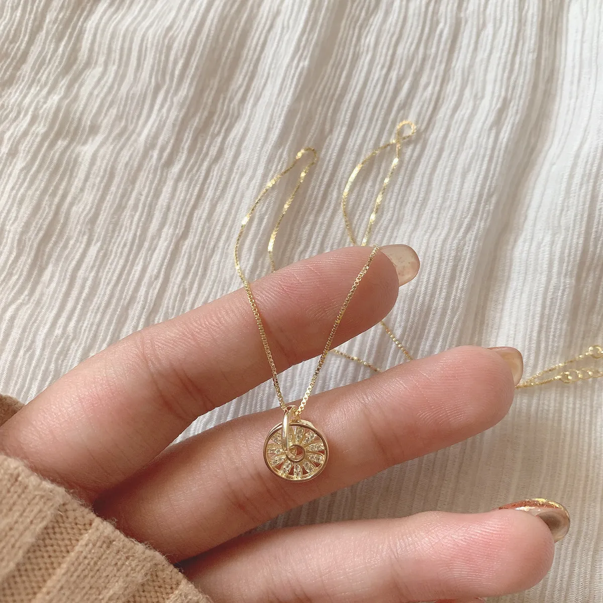 

925 Sterling Silver Necklace with Skeleton Round Compass Pendant Zircon Clavicle Chain Necklace For Female Party Gifts