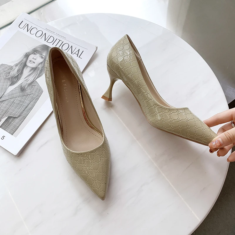 Туфли-лодочки Женские однотонные на высоком каблуке 6 см с острым носком и