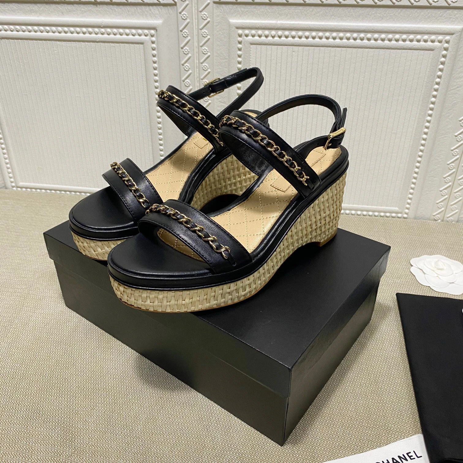 

Brand Designer High Heels Sandals Women Slippers Mules Shoes Outdoor Casual Metal Chain Wedding Party Show Chic Ladies Dress