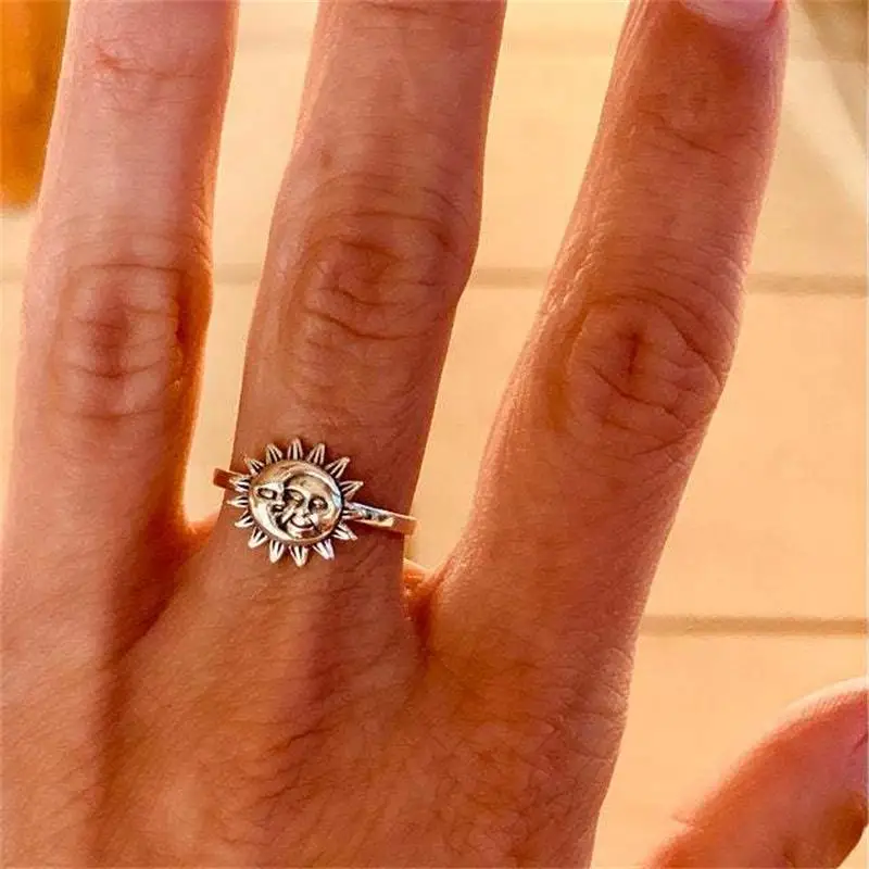

2021 Fashion Trend Silver Colour Sun Flower Smiley Ring Simple Women's Ring Girl Jewelry Accessories Gift