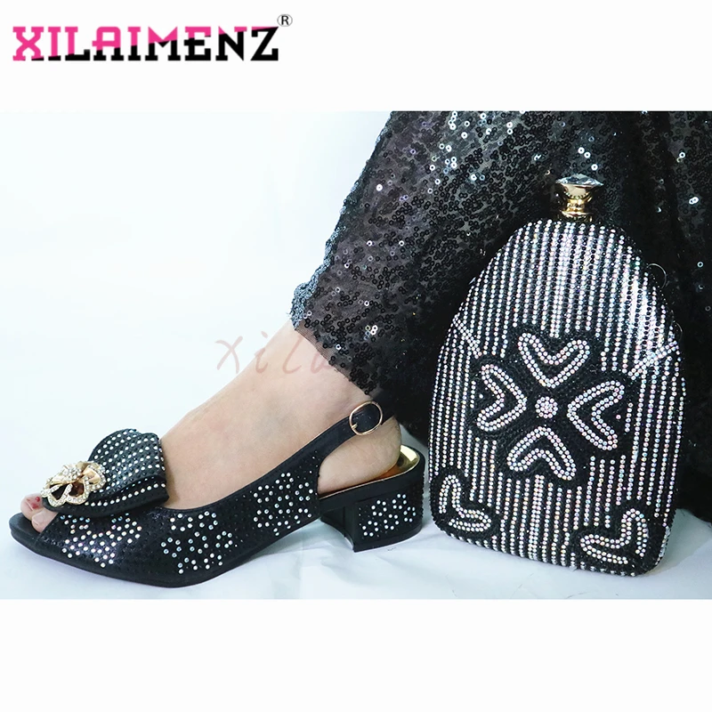 

Удобные туфли-лодочки на каблуке 3,5 см; сандалии в африканском стиле с сумочкой в комплекте; итальянский дизайн; комплект из обуви и сумки в А...