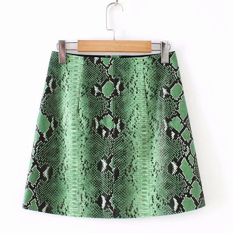Женская мини юбка из искусственной кожи карандаш зеленого цвета со змеиным