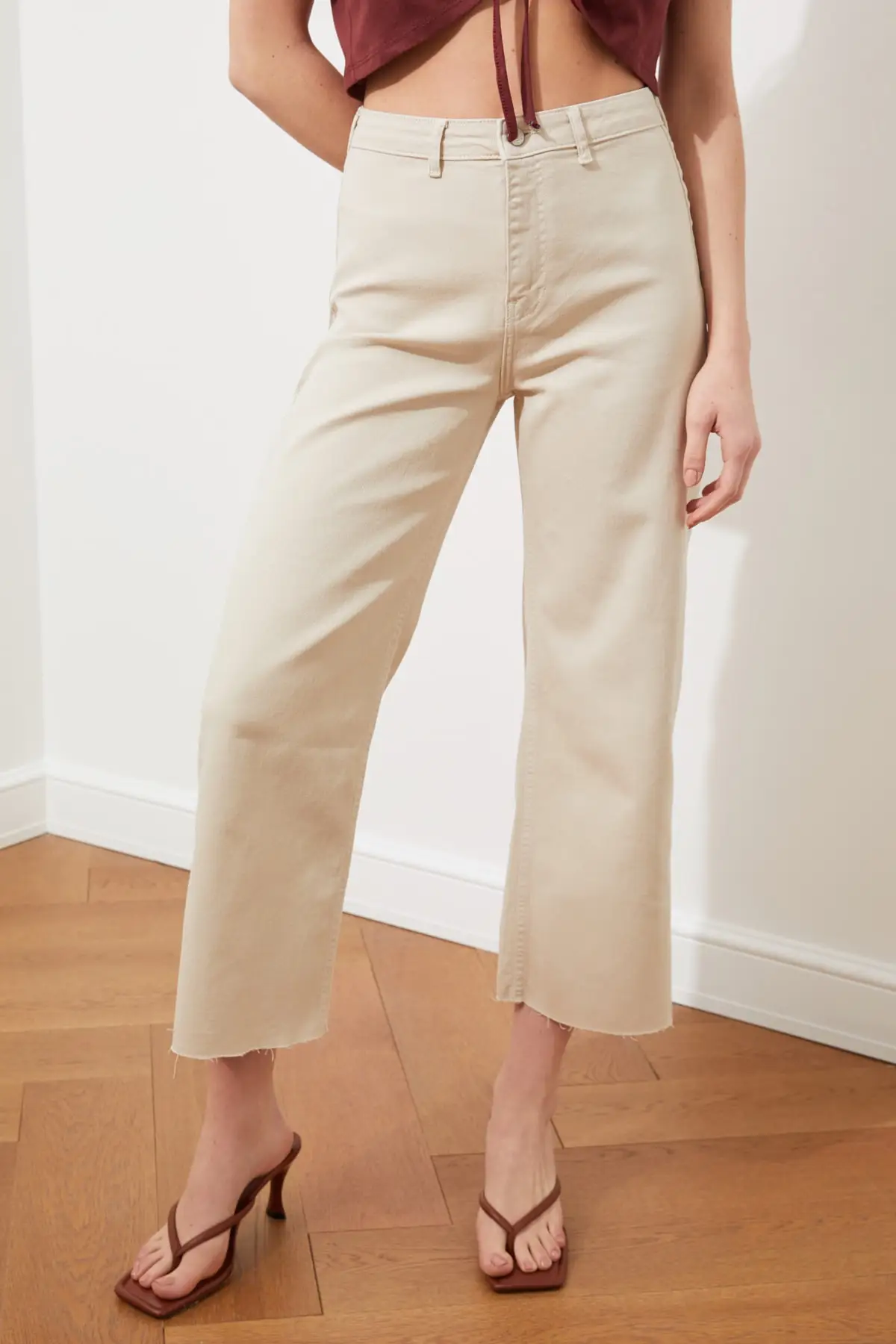 

Trendyol High Waist Culotte Jeans TWOSS21JE0533