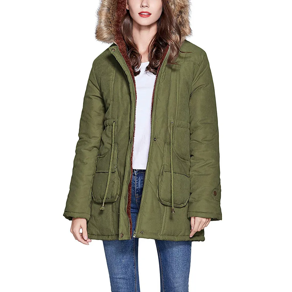 Бесплатная страусиное зимнее платье с длинными рукавами и капюшоном прямое