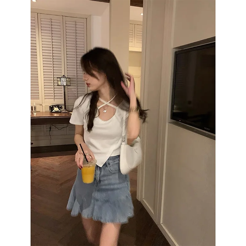 Женская футболка с коротким рукавом черная однотонная облегающая круглым