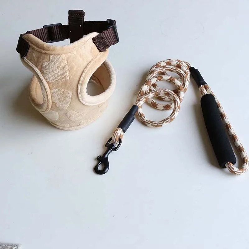 

Love Pattern Flannel Cat Chest Pocket Plush Pullover Chest Protector Dog Vest Dog Leash Outdoor Walking Pet Supplies Dog Collar