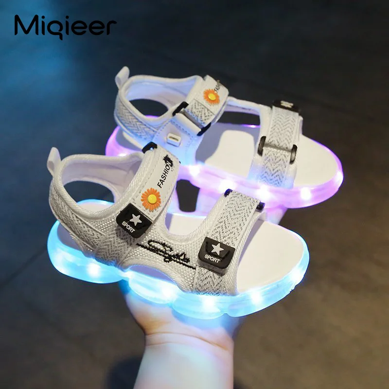 

2021 Kids LED Sandals Light Up USB Charged Luminous Children Casual Shoes For Girls Boys Baby Summer Garden Beach Sandalias