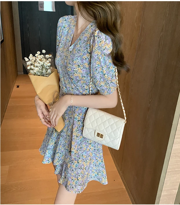 

Woman Dress 2021 Summer New French Retro Floral Dress V-neck Short Sleeves Print Chiffon Ultrashort Dress Female Vestidos