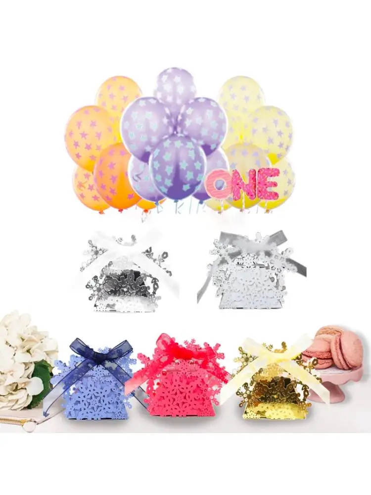 

100pcs Christmas Hollow Snowflake Favor Gift Candy Box Storage Ribbon Wedding 667A