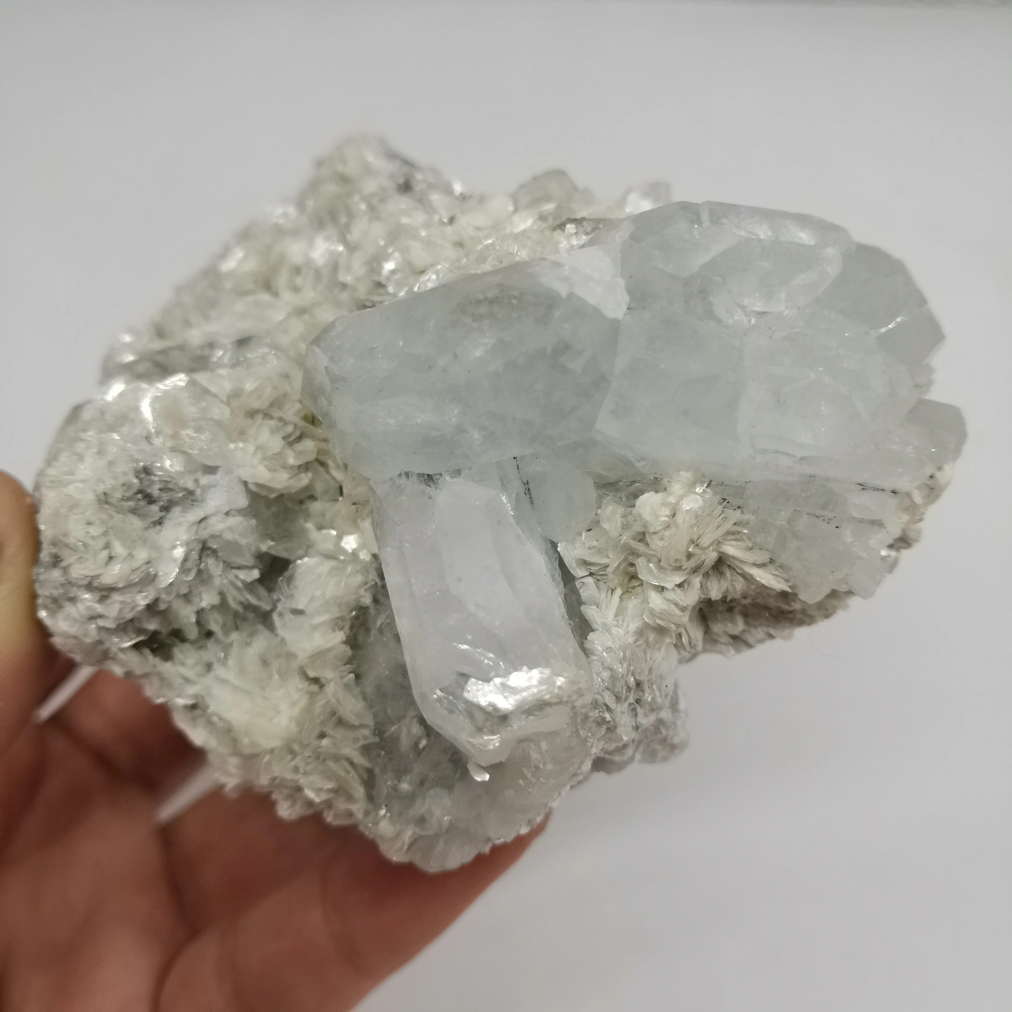 361 г натуральный исцеляющий Аквамарин с микросхемой Описание Украшения Камня #