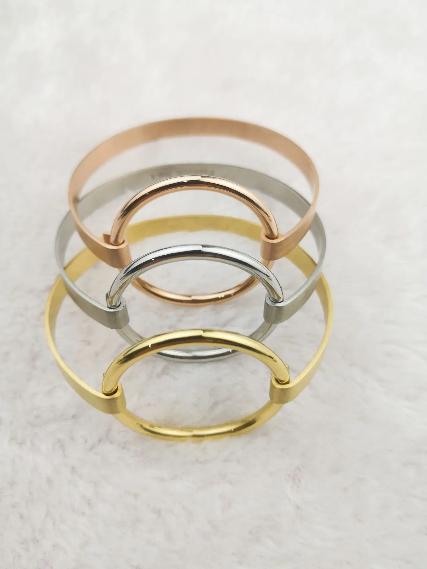 

Bangle Hot Sell For Women Fashion New Goddess Luxury Rose Gold Color Luxe Devil`s Eye Jewelry Stainless Steel