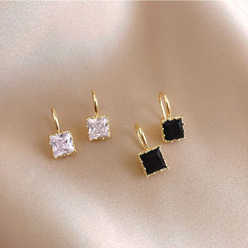 

Classic Earring for Woman Korean Fashion Jewelry Luxury Party Girl's Unusual Earrings Elegant Lady Earrings for Women Wholesale