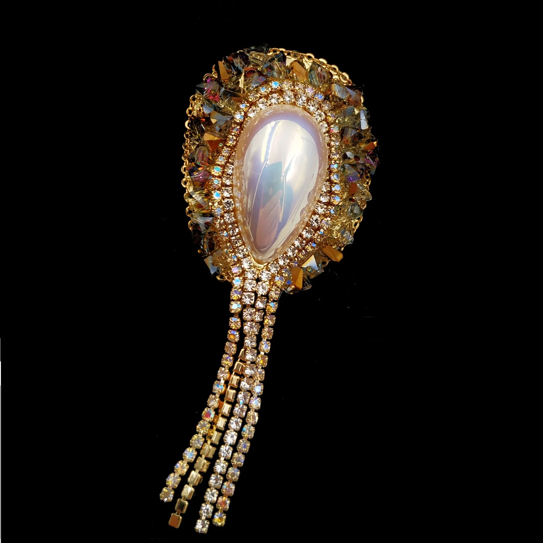 

Stunning Vintage AB Accent Imitated Pearl Oval Tassel Drop Brooches Pins Badge Corset Jewelry for Wedding Festival Celebration