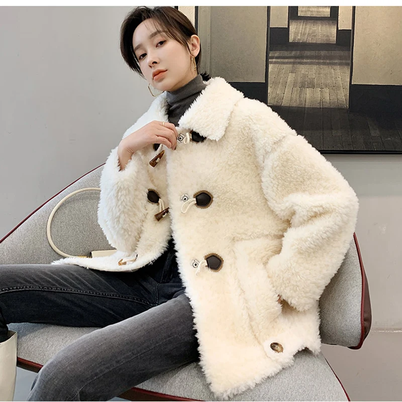 

Real wool fur coat women winter 2020 new fashion style sheep shearing Horn Button overcoat