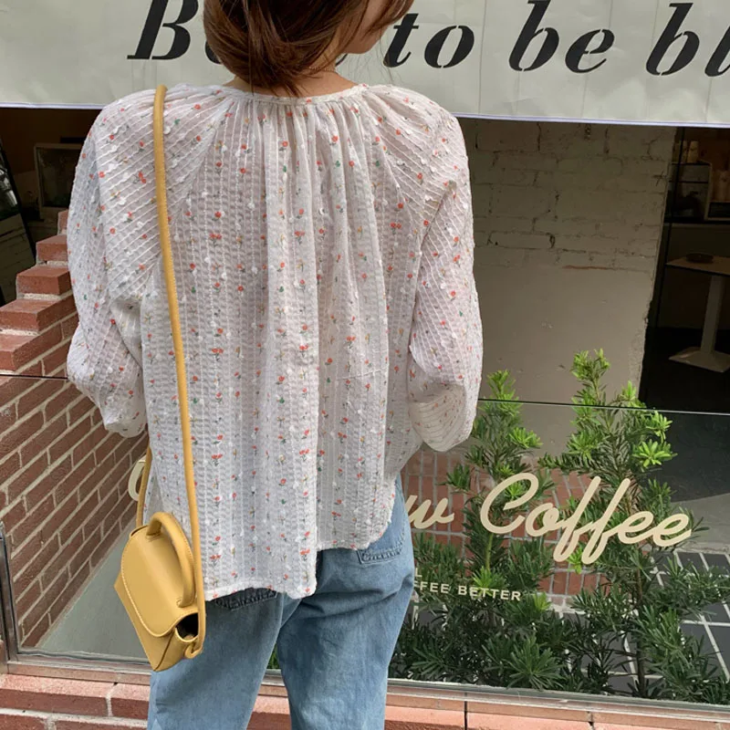 Женская блузка в полоску с круглым вырезом и длинным рукавом