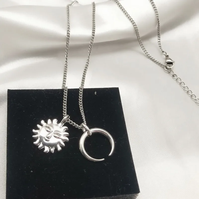 Женское ожерелье с подвеской в виде Луны минималистичное ожерелье-чокер от