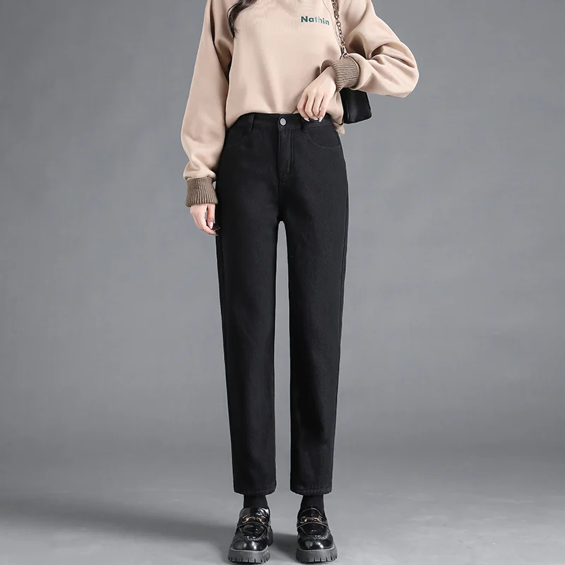 Плотные джинсы на флисовой подкладке женские прямые свободные стройнящие штаны