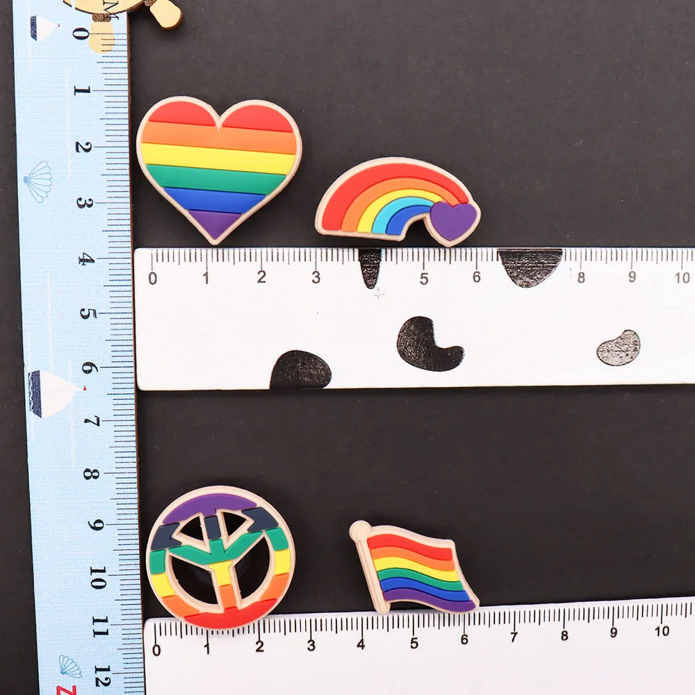 Фото 1PCS PVC Cute Cartoon Shoe Charms Kawaii Colorful Hot Air Balloon Unicorn Heart Music Note Hand Diamond UFO Love Croc - купить по 1PCS PVC Cute Cartoon Shoe Charms Kawaii Colorful Hot Air Balloon Unicorn Heart Music Note Hand Diamond UFO Love Croc - купить по
