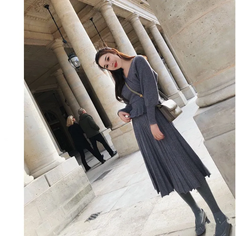 Вязаный комплект с плиссированной юбкой осенне зимний свитер v образным вырезом