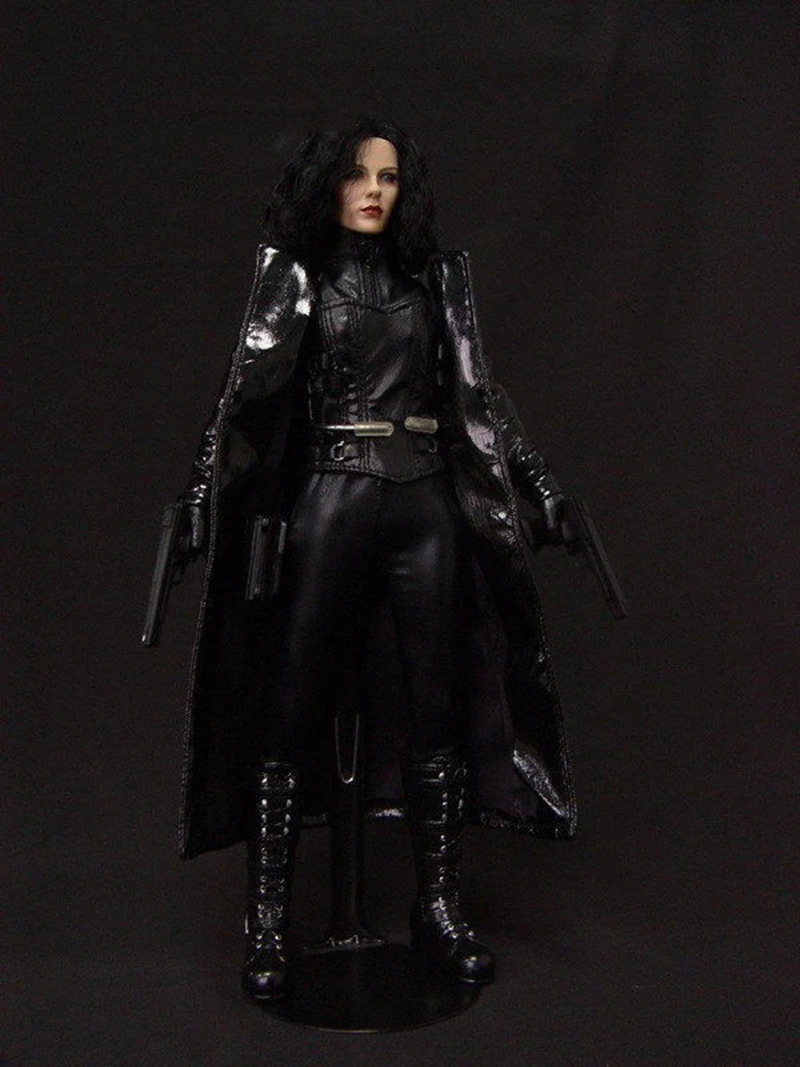 

KMF-016 1/6 Female Full Set Action Figure Doll Woman warrior in black leather tights For Collection
