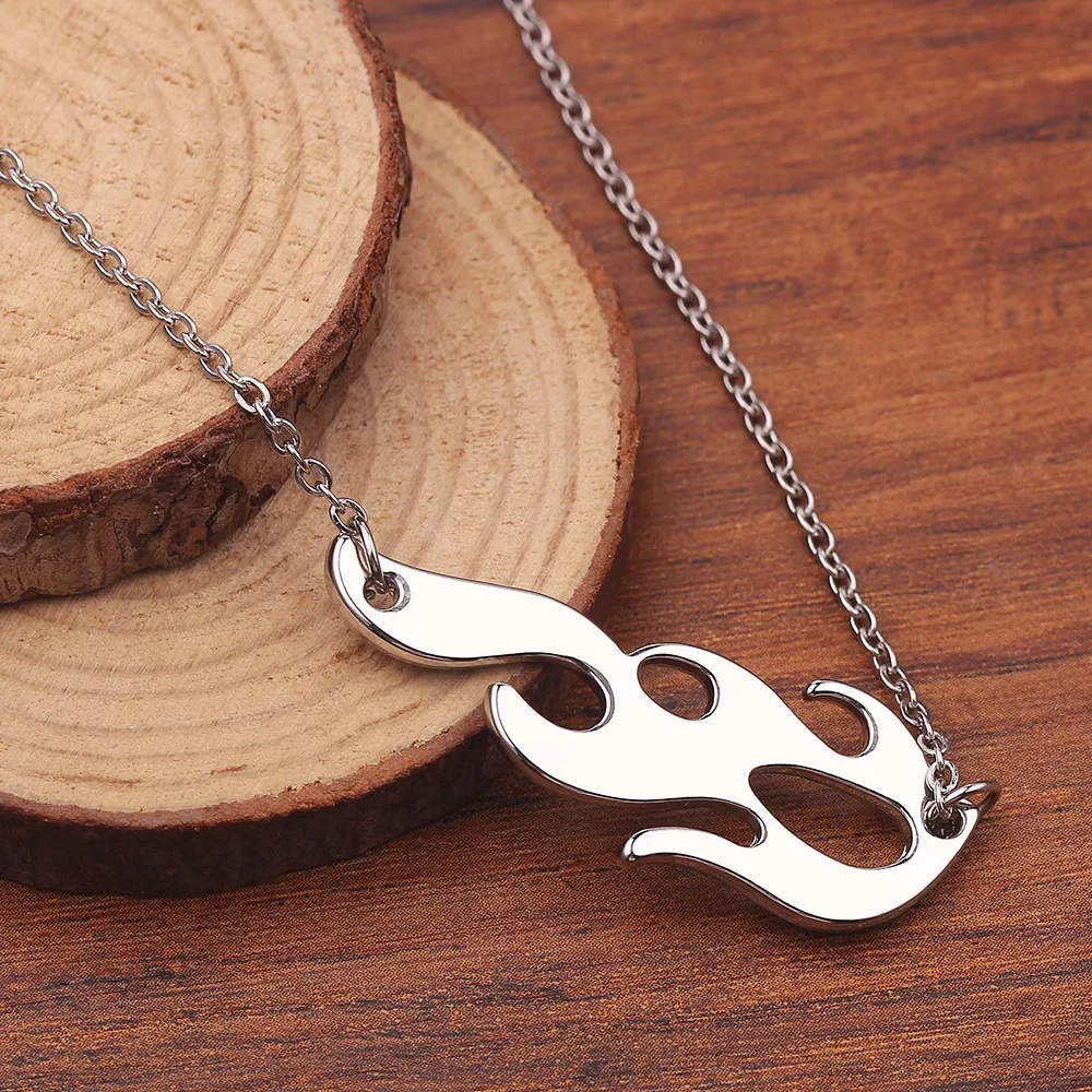 Ожерелье с подвеской в виде пламени из металла серебристого цвета новинка