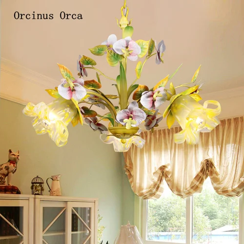 Goedkoop Handwerk Ijzer Kunst Tuin Bloem En Gras Kroonluchter Woonkamer Meisje Slaapkamer Romantische Mooie Vlinder Orchidee Kroonluchter