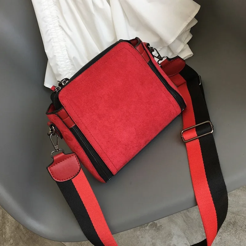 

Female Sports shoulder bag Women's shoulder bag wide strap retro messenger bag Travel Crossbody bags for women ladies hand bags
