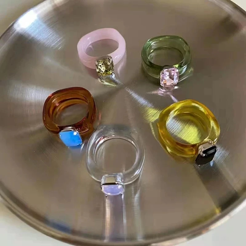 

2021Cute Fashion Colourful Resin Acrylic Rings For Women Irregular Rhinestone Geometric Square Round Jewelry Travel Gift