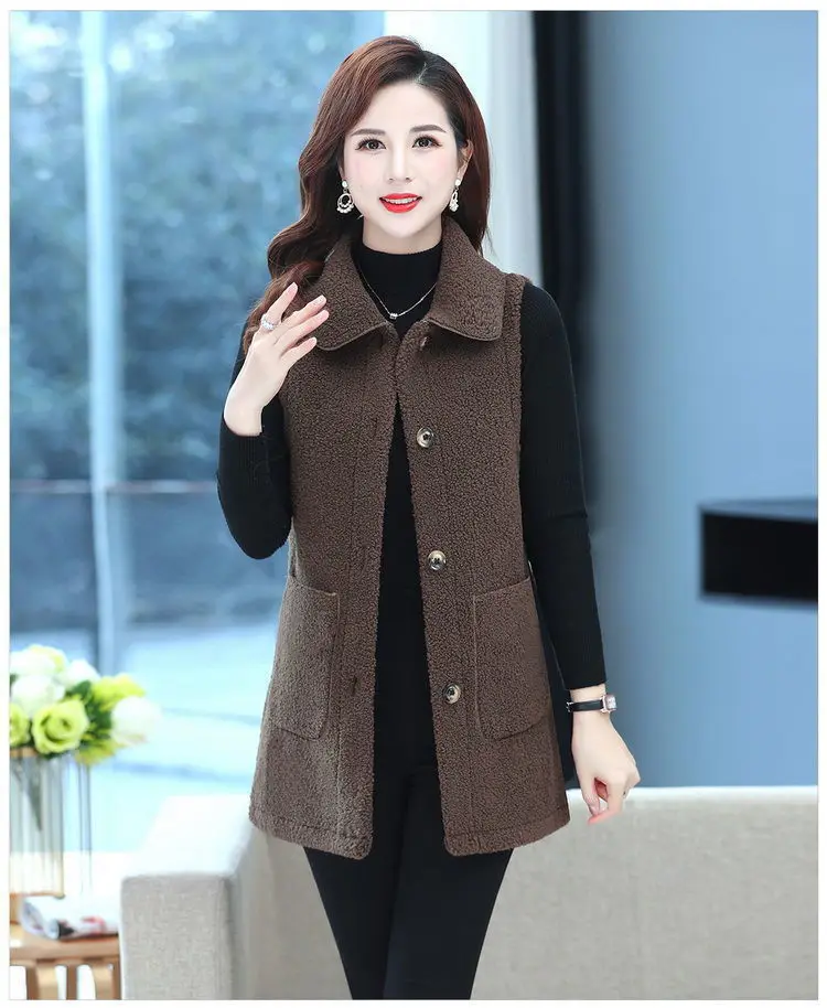 

Middle-aged and elderly women's granular velvet vest 2021 spring and autumn new mother foreign style vest P3 1004