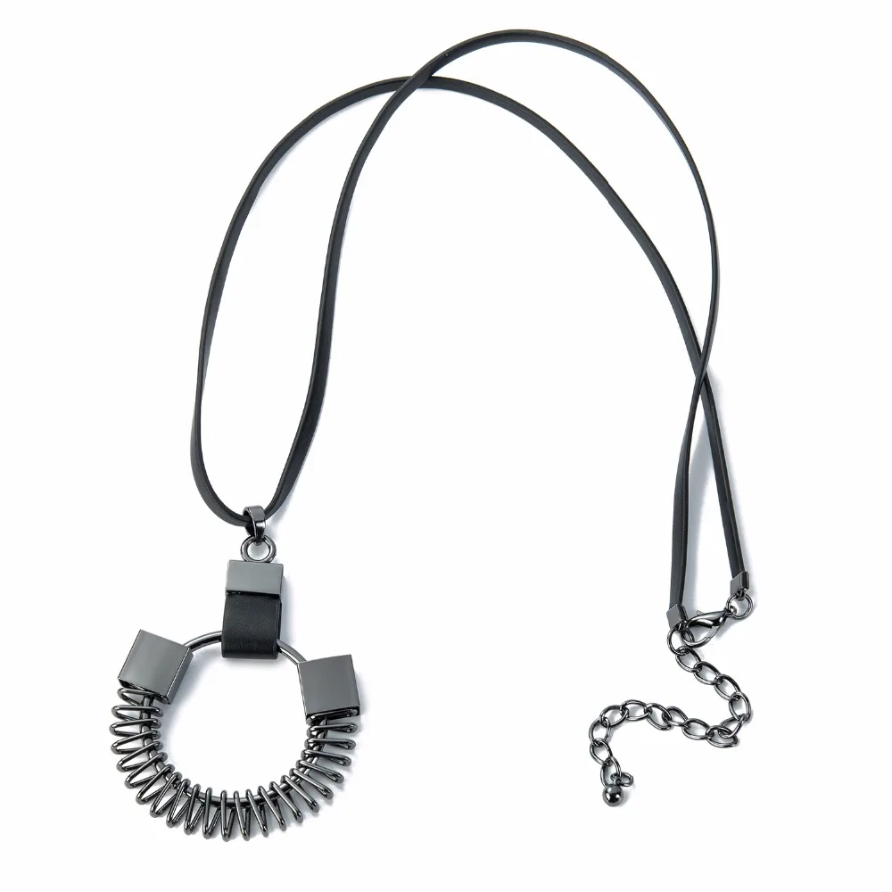 Длинное ожерелье из натуральной кожи цепочка на веревку черный/пистолет