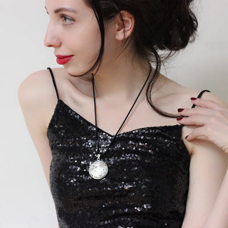 Цепочка с круглым кулоном в виде дракона из серебра 999 пробы | Украшения и