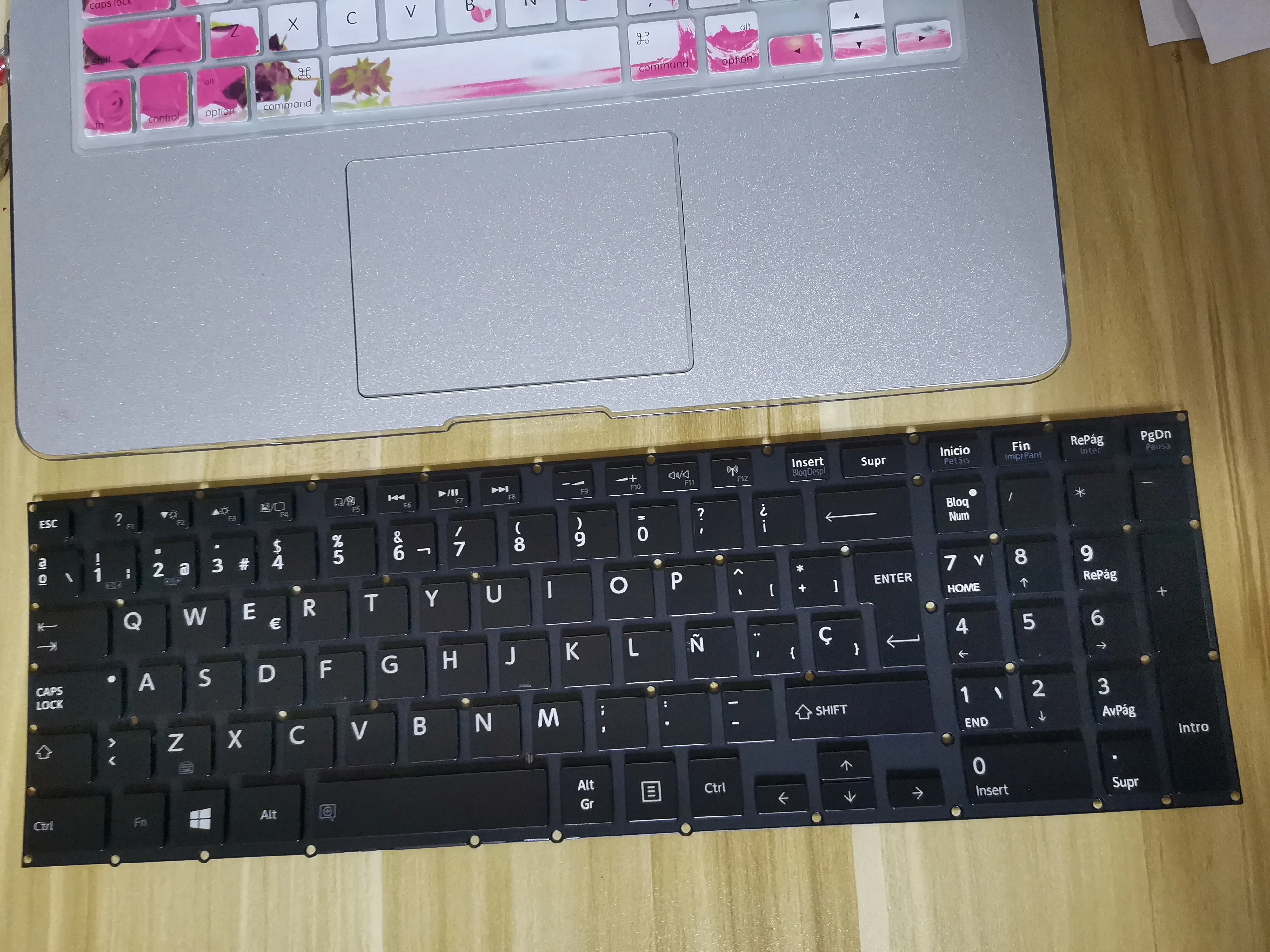 Клавиатура для Toshiba Satellite P50 P50T P70 P70T Qosmio X70 X75 с испанской раскладкой | Компьютеры и