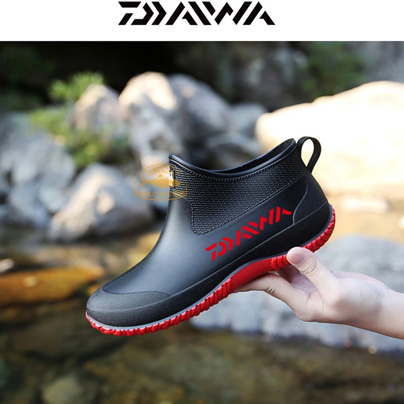 

2020 Daiwa Waterproof Men and Women Fishing Short Tube Rain Boots Outdoor Climbing Motion Non-slip Warm Rain Boots Wading Shoes