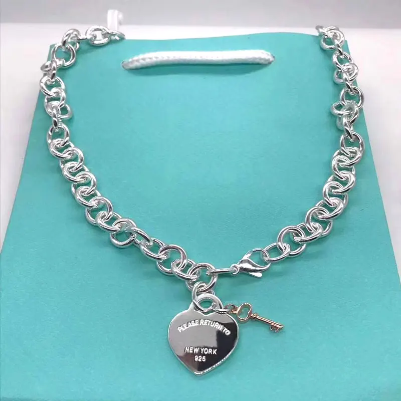 

2021 Necklaces include women's heart-shaped necklaces, 925 silver necklaces, key locks, chains, jewelry with logo, lovers' holi